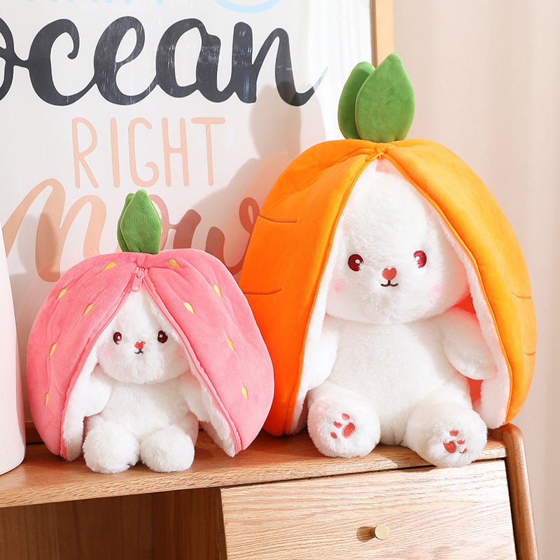 🍓 Hot Sale 50% UIT🍓Paasdag Aardbeienkonijn getransformeerd in Klein Konijn🎀 Fruitpop Pluche Speelgoed🐰