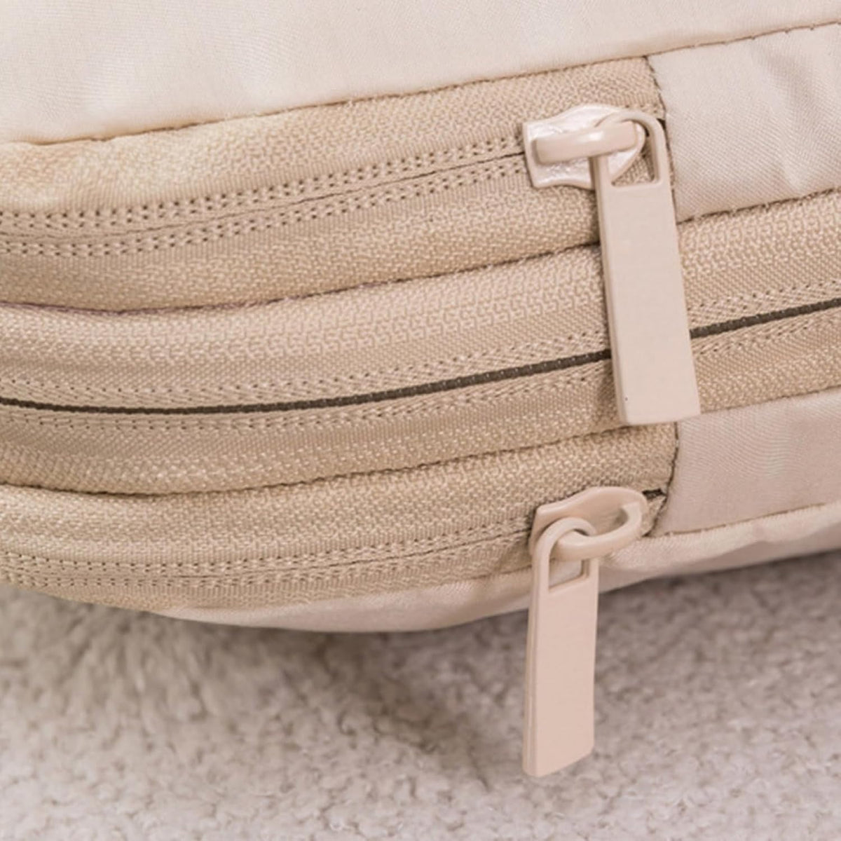 New Advanced Large-Capacity Seasonal Clothing Storage Bag Ideal for Travel and Space-Saving Storage.