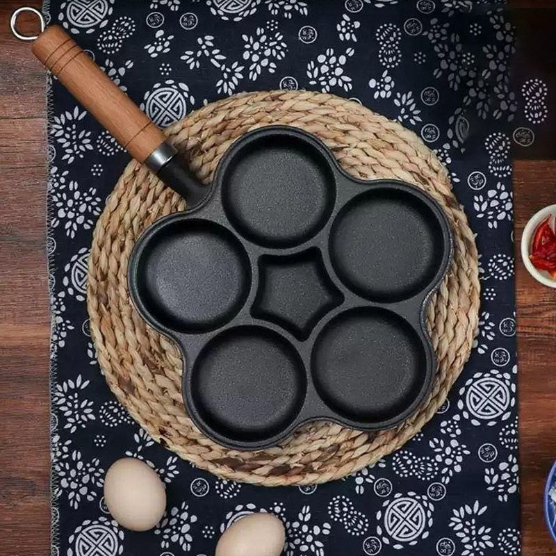 🍳 NU 50% KORTING! 🔥 Gietijzeren koekenpan voor eieren (4 kopjes) - Antiaanbaklaag en gelijkmatige verhitting, perfect voor ontbijtsandwiches of pannenkoeken 🥪✨