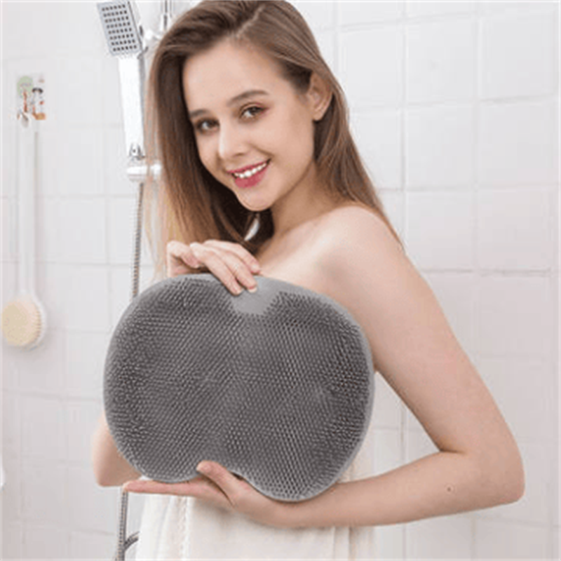 🚿🦶 Koop 2, krijg 1 gratis! Nooit meer een onbereikbare rug of ruwe voeten! Deze douche scrubber met massagepad reinigt je rug én voeten diep – antislip, ergonomisch en klaar voor elke douche. 50% KORTING!