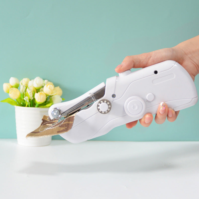 🌞Fris De Lente In Met 50% Korting!🧵Draagbare Mini Naaimachine - Elektrisch & Draadloos - Voor Snelle Kledingreparaties & DIY - Krachtig Genoeg voor Denim