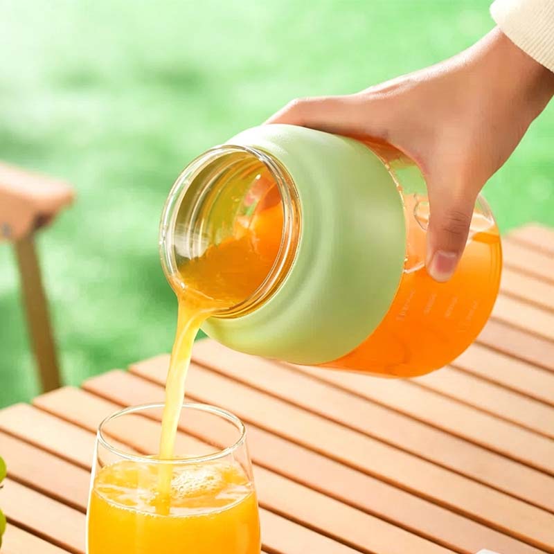🧊💥 50% KORTING! Stop er ijs, bevroren mango's en havermelk in, druk op de knop, en deze draadloze beker vermaalt het tot de romigste smoothie van je leven. Grote capaciteit, dus je deelt met niemand.