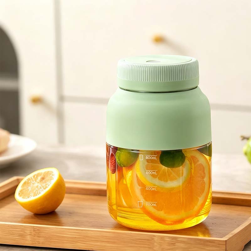🧊💥 50% KORTING! Stop er ijs, bevroren mango's en havermelk in, druk op de knop, en deze draadloze beker vermaalt het tot de romigste smoothie van je leven. Grote capaciteit, dus je deelt met niemand.