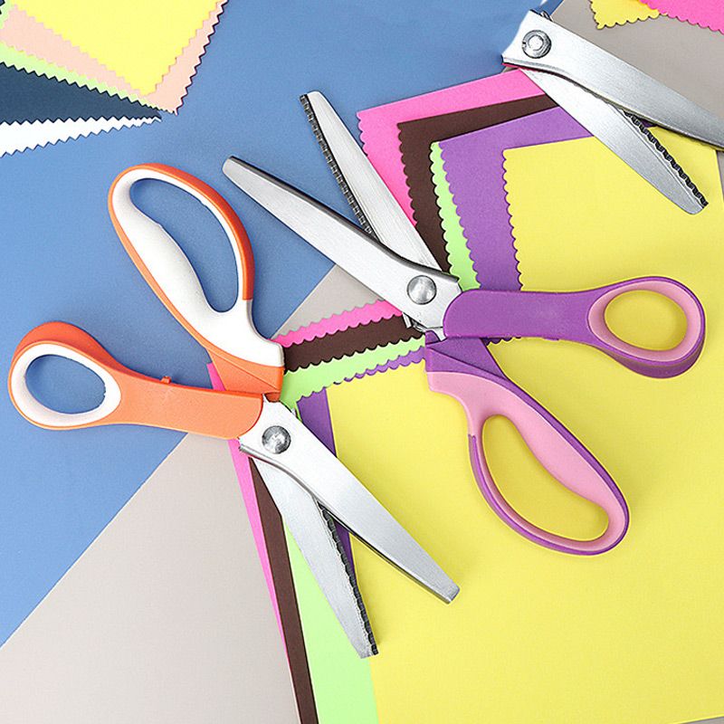 ✂️🔥 50% KORTING! Knip élke stof zonder rafelen – zigzag in één beweging. Dé schaar die naaisters, knutselaars én hobbykoks in heel Europa gebruiken!