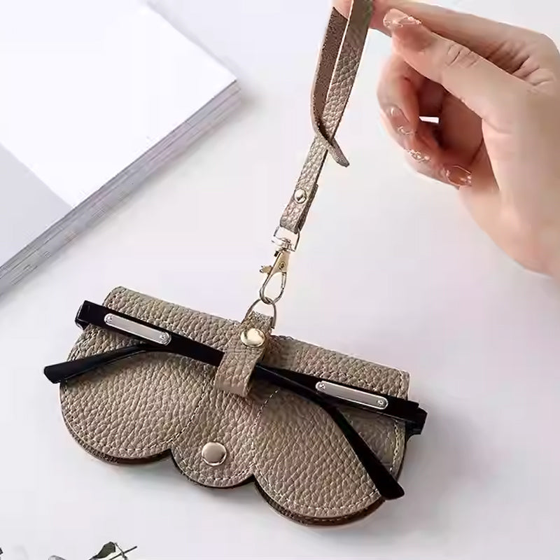 🔥Tijdelijke aanbieding：1 kopen 1 gratis🎁（2 stuks）😎Zachte Leren Zonnebrillen Etui