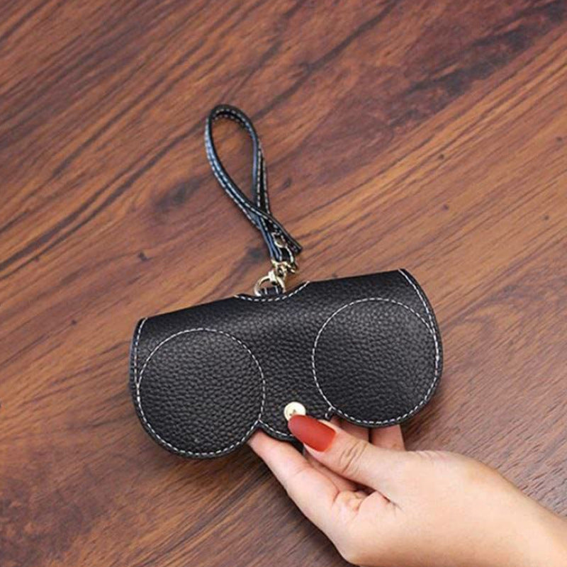 🔥Tijdelijke aanbieding：1 kopen 1 gratis🎁（2 stuks）😎Zachte Leren Zonnebrillen Etui