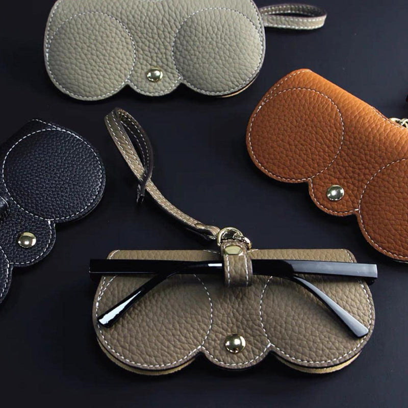 🔥Tijdelijke aanbieding：1 kopen 1 gratis🎁（2 stuks）😎Zachte Leren Zonnebrillen Etui