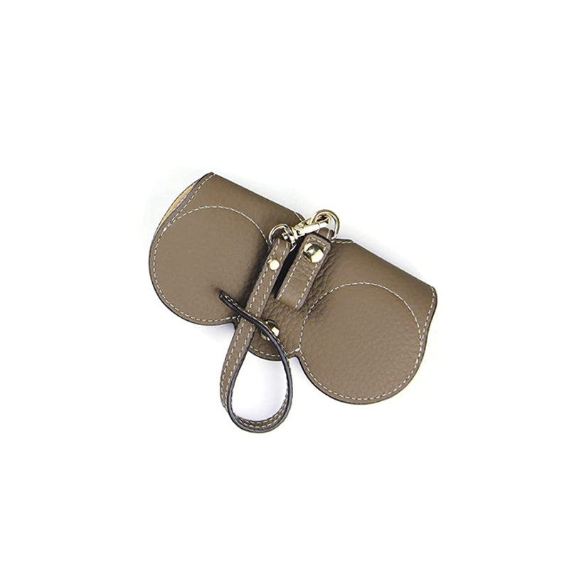 🔥Tijdelijke aanbieding：1 kopen 1 gratis🎁（2 stuks）😎Zachte Leren Zonnebrillen Etui