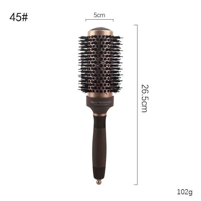 ✨ Waarom zou je föhnen zonder resultaat? Deze geventileerde borstel laat warme lucht door de cilinder stromen en helpt je haar in kleine secties vormgeven. Salonwaardig volume, elke keer.