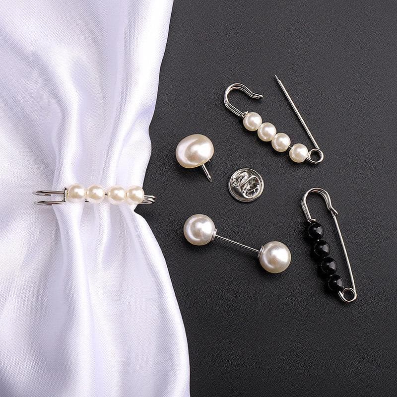 Veiligheidsbroche met stras en parels